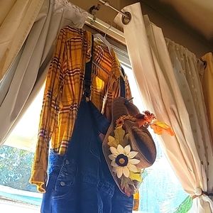 Cute fall/scarecrow outfit